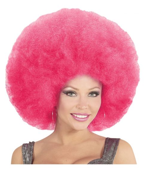 Stor pink afro paryk.