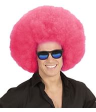 Stor pink afro paryk.