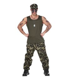 Soldat kostume med camouflage bukser, tank top og cap.