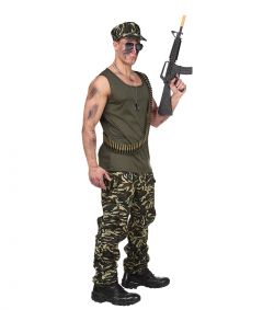 Soldat kostume med camouflage bukser, tank top og cap.