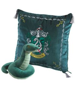 Slytherin pude og maskot.