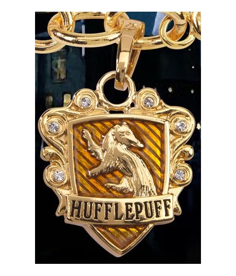 Flot guldbelagt Hufflepuff armbånd med 3 vedhæng.