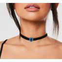 Sort choker med Ravenclaw våbenskjold i flot gaveæske. 