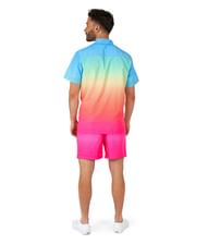 Smart sommersæt fra OppoSuits med skjorte og shorts.