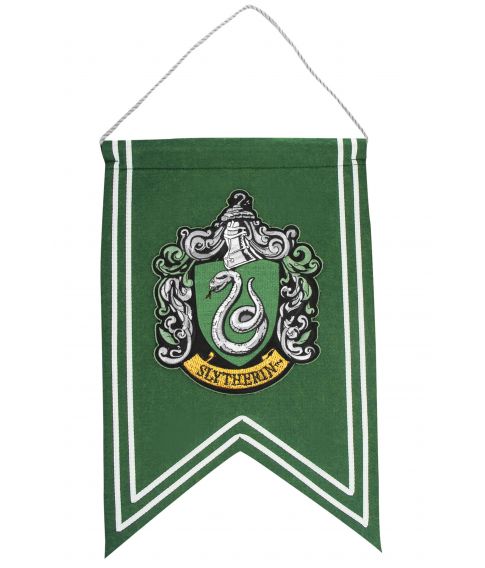 Slytherin vægbanner med broderet våbenskjold.