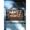 Haunted house skilt i træ